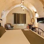 Hotel Canyon Cave