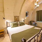 Canyon Cave 3*