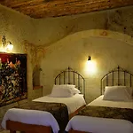 Hotel Canyon Cave 3*