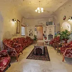 Canyon Cave Hotel