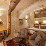 Canyon Cave Hotel