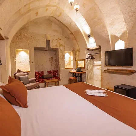 Canyon Cave Hotel