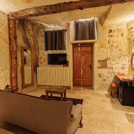 Canyon Cave Hotel 3*