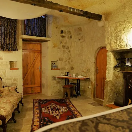 Canyon Cave Hotel 3*