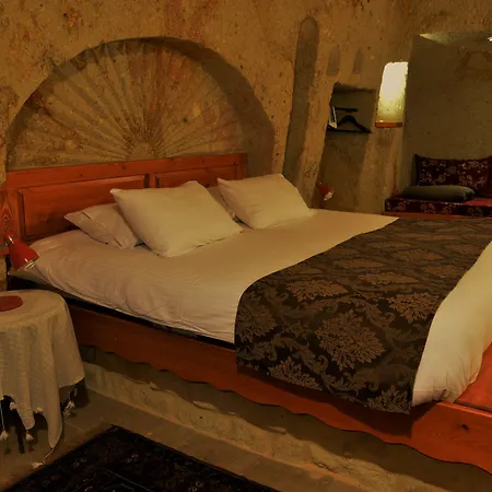 Canyon Cave Hotel
