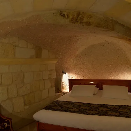 Hotel Canyon Cave 3*