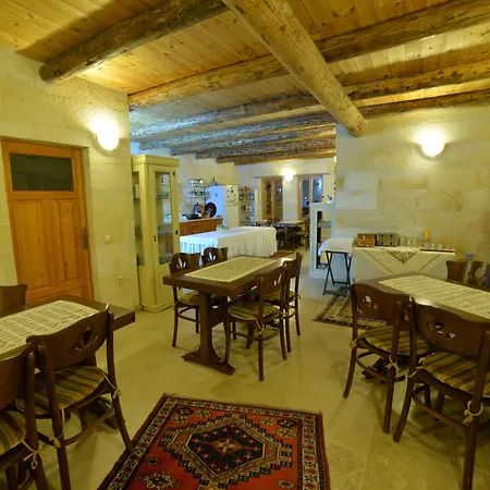 Canyon Cave Hotel 3*