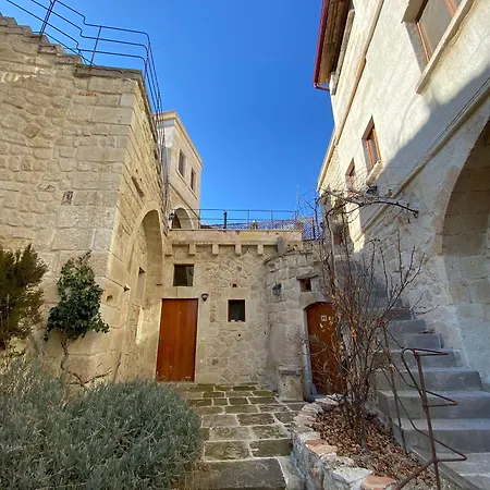 Canyon Cave Hotel