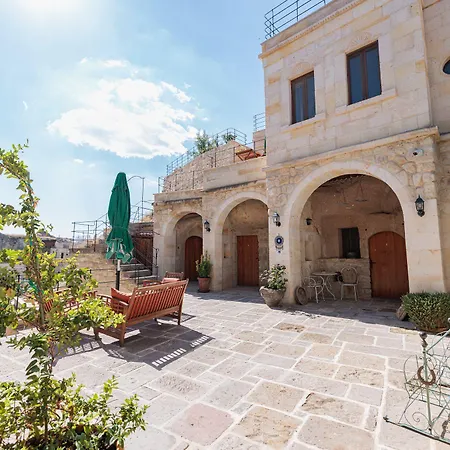 Hotel Canyon Cave 3*