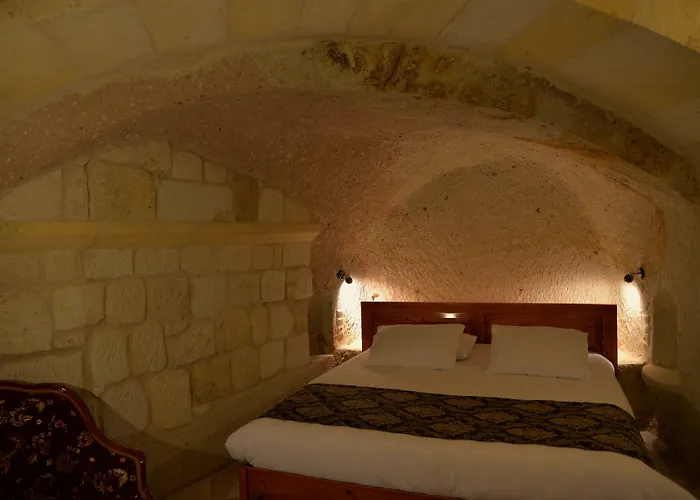 Hotel Canyon Cave 3*